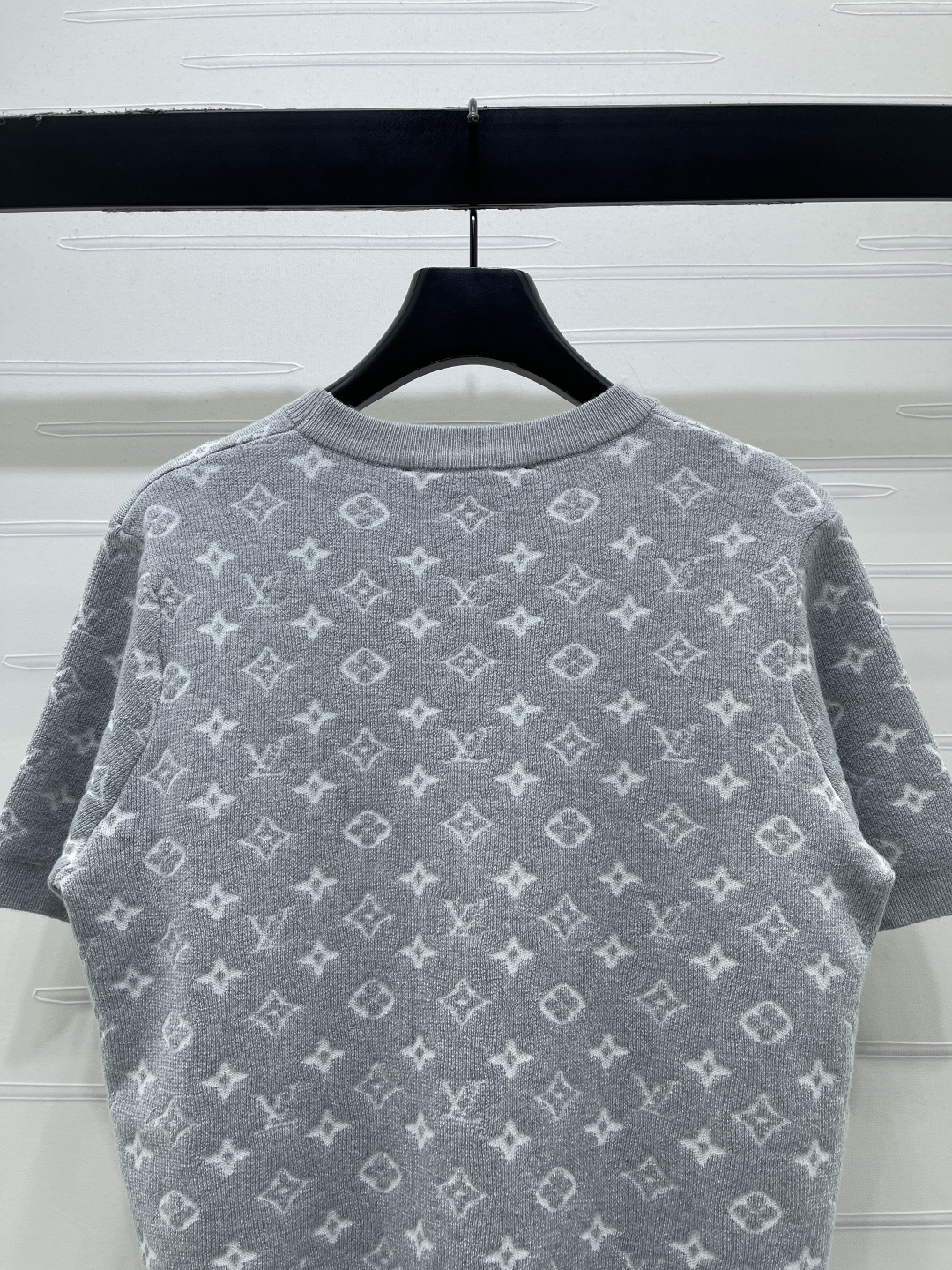 Women's short sleeves